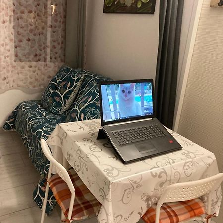 Au Havre De Paix Apartment Gareoult Luaran gambar