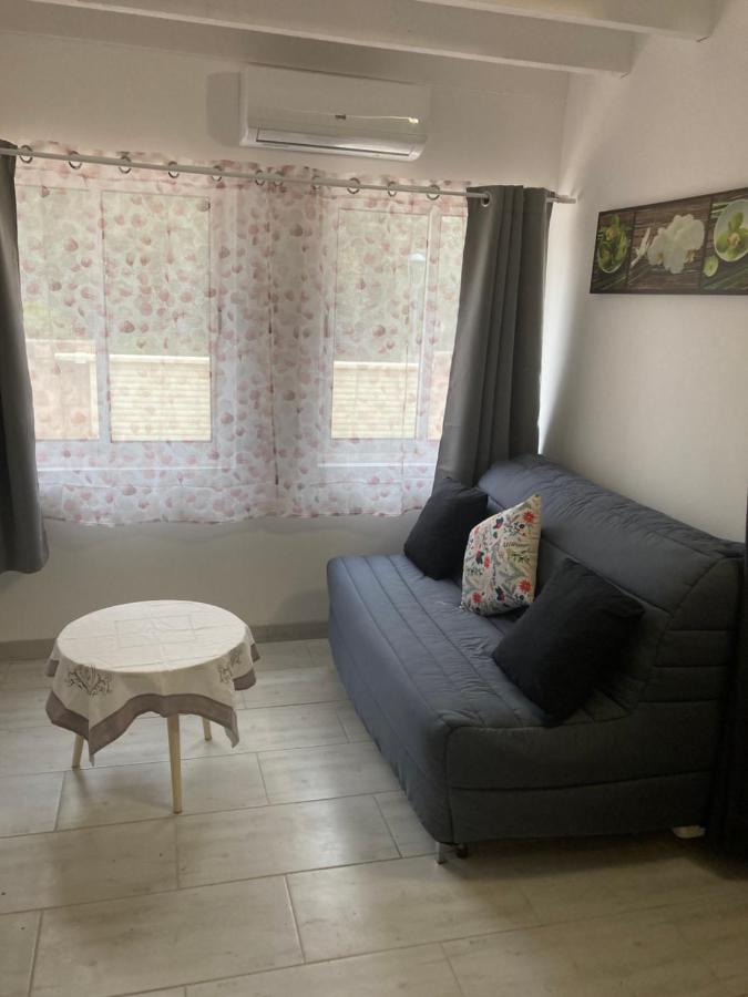Au Havre De Paix Apartment Gareoult Luaran gambar